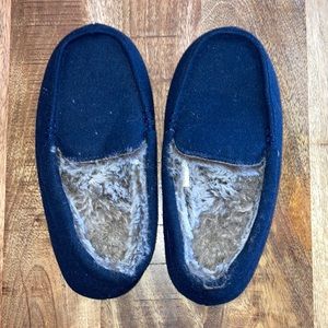 Boys Slippers Size 6